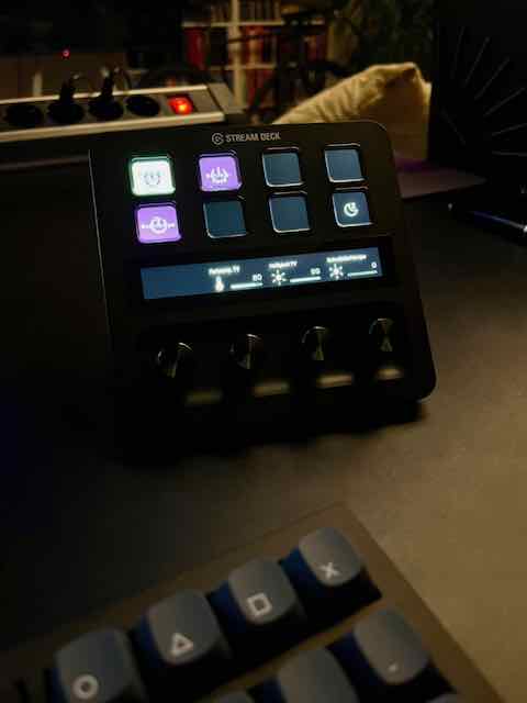 Streamdeck plus with knobs controlling Hue lights